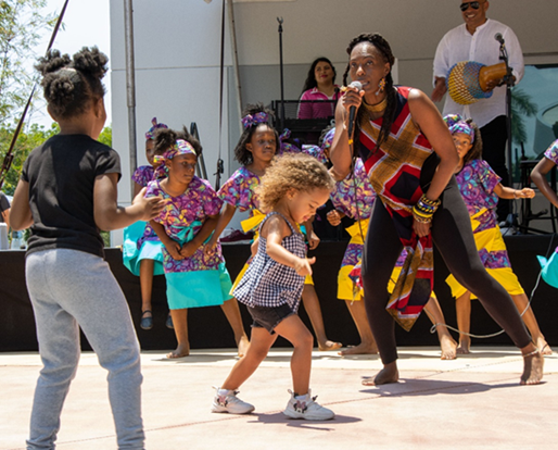 kids dancing